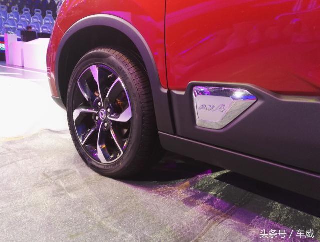 东风风神ax4和宝骏560哪个好,东风ax4和宝骏510尺寸对比