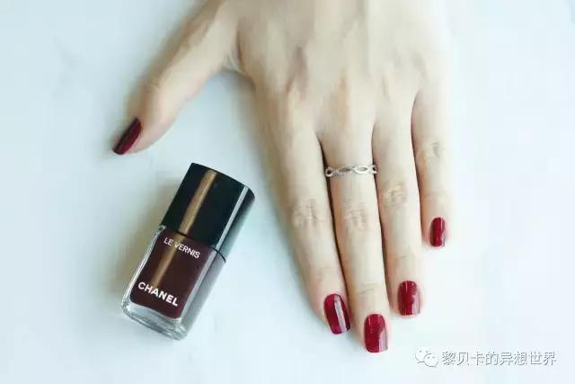 什么色的甲油显手白,什么指甲油显手白图片