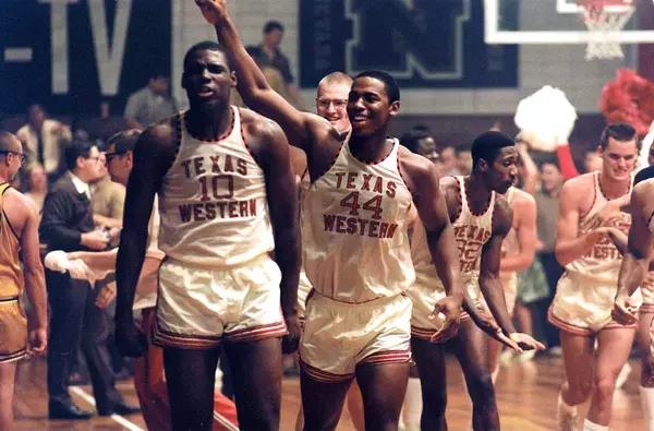 李娜自传《独自上场》卖了多少,李娜独自上场视频完整版