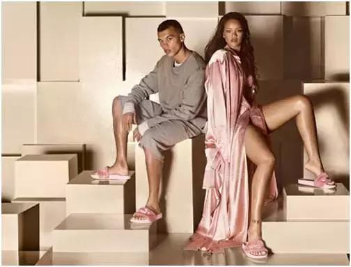 puma蕾哈娜同款鞋 (puma的蕾哈娜穿搭)