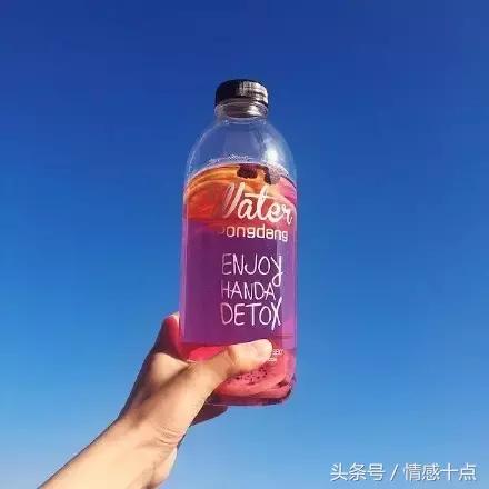 希望周围多一个幸福的人,周围的人好像都挺幸福的