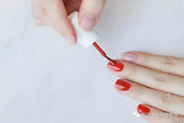 什么色的甲油显手白,什么指甲油显手白图片