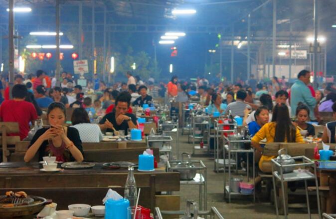 泰国千人火锅自助餐,泰国万人自助餐