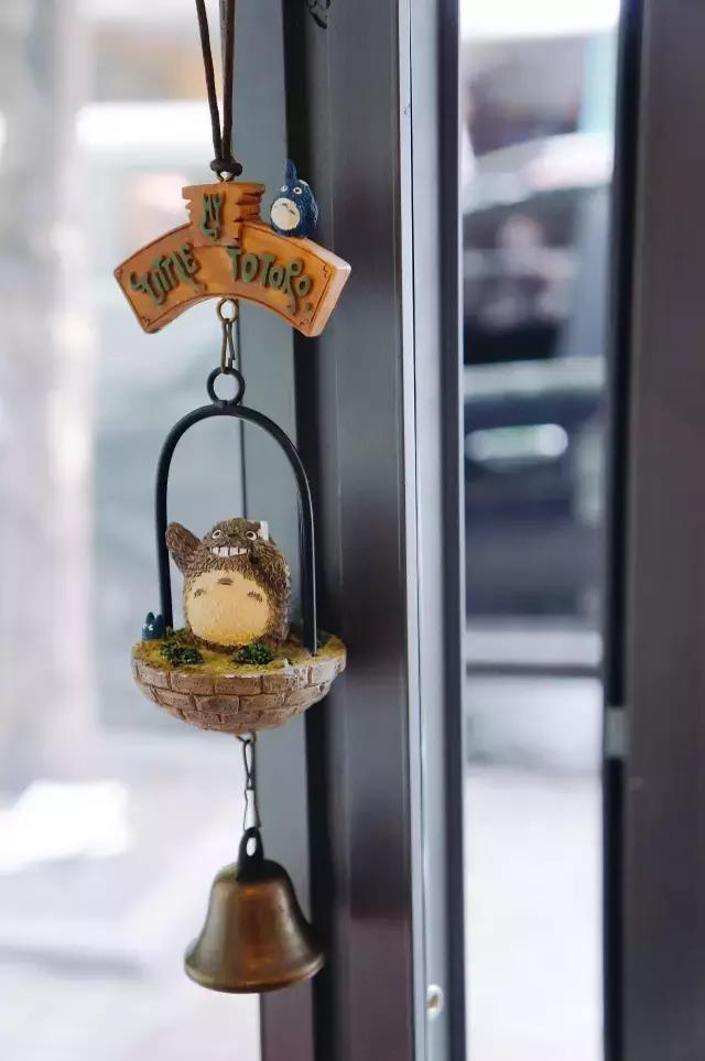 全武汉的轻食店就他任性，开在都是五金店的*意民**一路，竟然生意爆棚，什么来头？