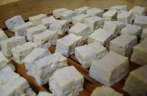 豆腐乳太咸吃不下,买的豆腐乳太咸天天吃有危害吗