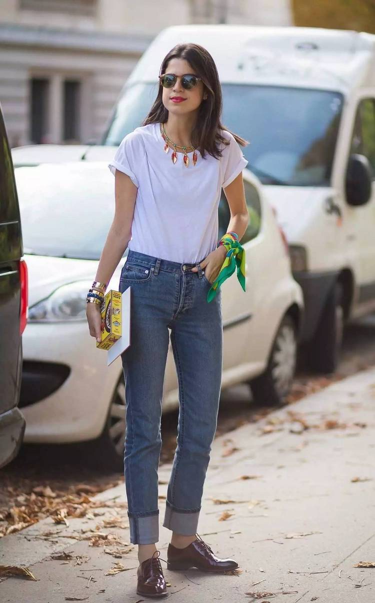 珠宝才是白Tee最佳拍档,路人甲轻松变身街拍客