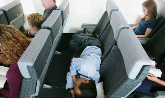 国外旅游坐飞机注意事项,去美国坐飞机有哪些注意事项