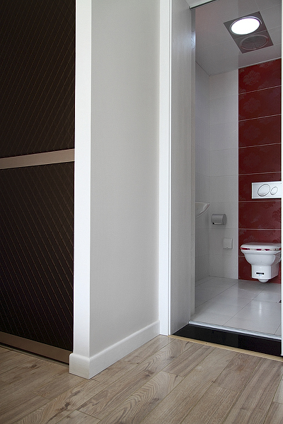 武汉老园艺师为讨好老伴，毅然把卧室窗台巧变花园式榻榻米！