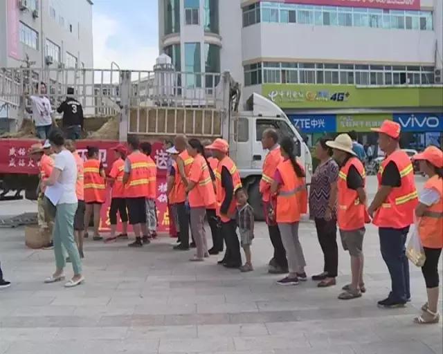 关爱户外劳动者爱心驿站送清凉,环卫夏季作业忙爱心企业送清凉