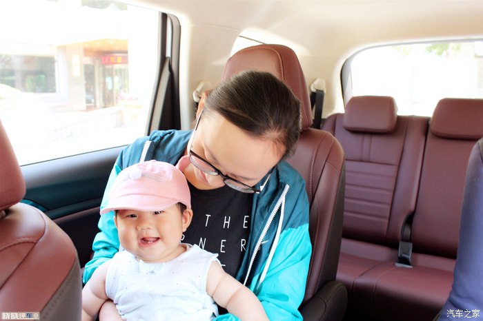 家庭用车是买七座suv还是mpv,长安凌轩7座mpv落地价格