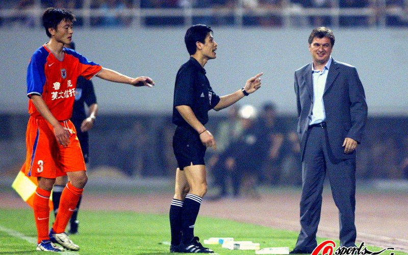 鲁能裁判李霄鹏,鲁能骂裁判视频