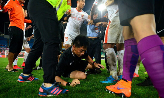 鲁能裁判李霄鹏,鲁能骂裁判视频