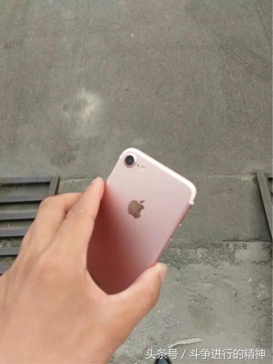 勇当咸鱼垃圾佬,低价捡到iPhone7开箱,希望不会翻车