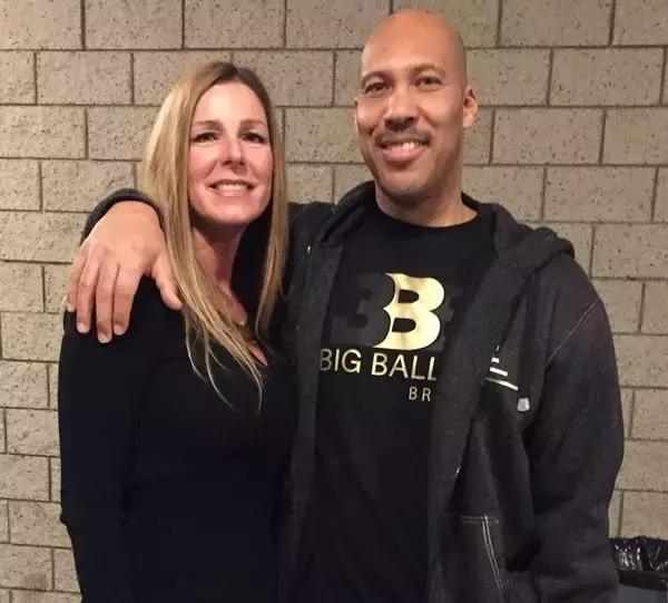 全世界都在嘲笑「球爹一家」,但你们都错了!