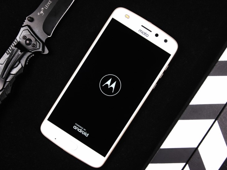 motoz2force游戏体验,motoz2play投影怎么样