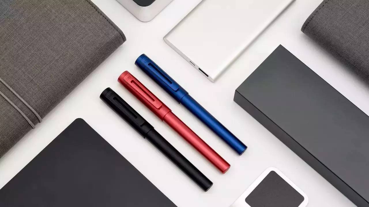 初入职场这几个穿搭技巧要注意,职场穿搭如何看起来舒服又板正