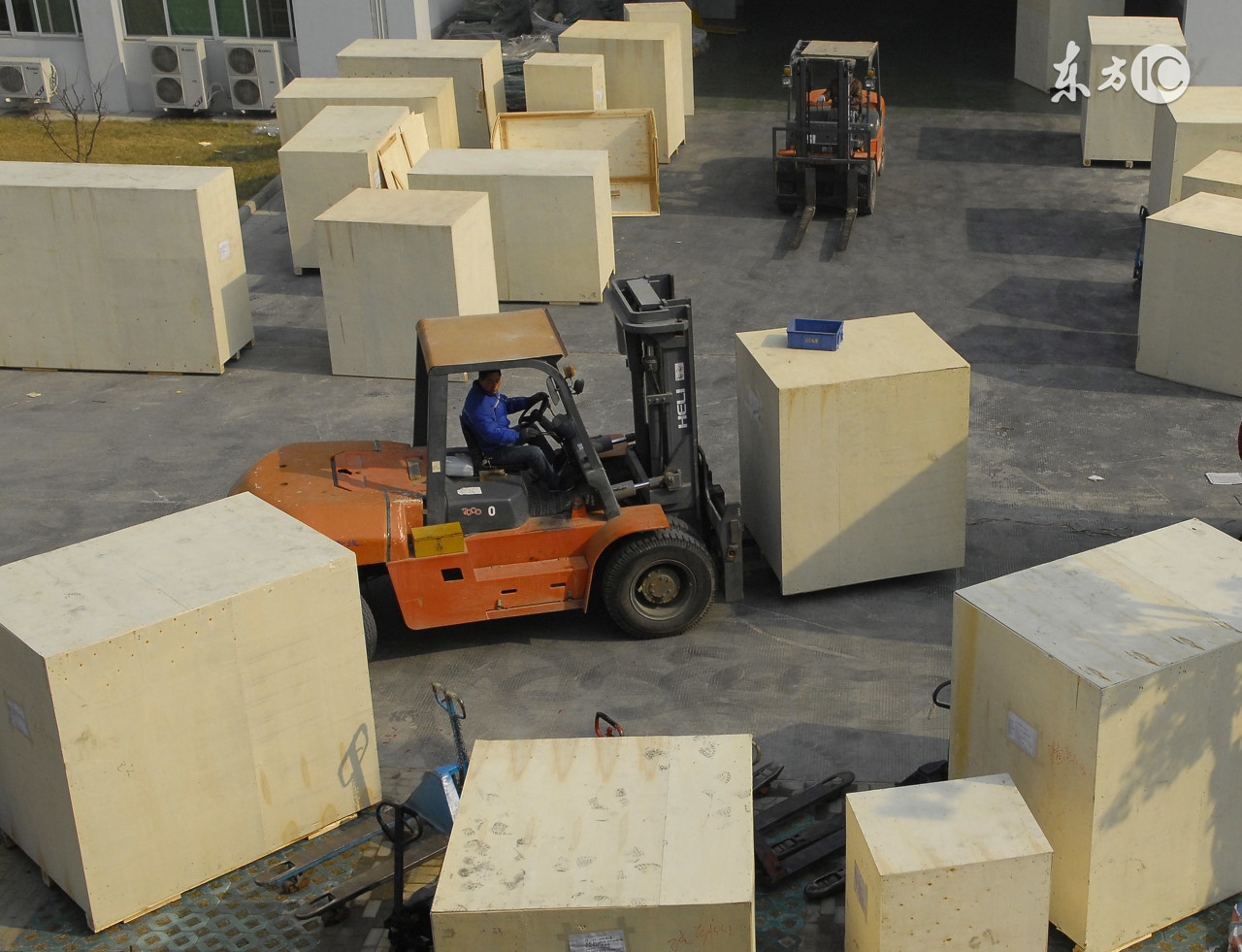 学叉车培训一般多少钱,学开叉车学费是多少钱