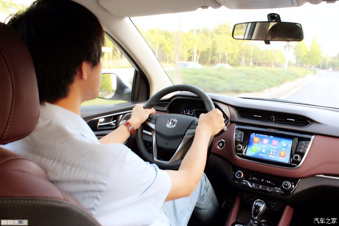 家庭用车是买七座suv还是mpv,长安凌轩7座mpv落地价格