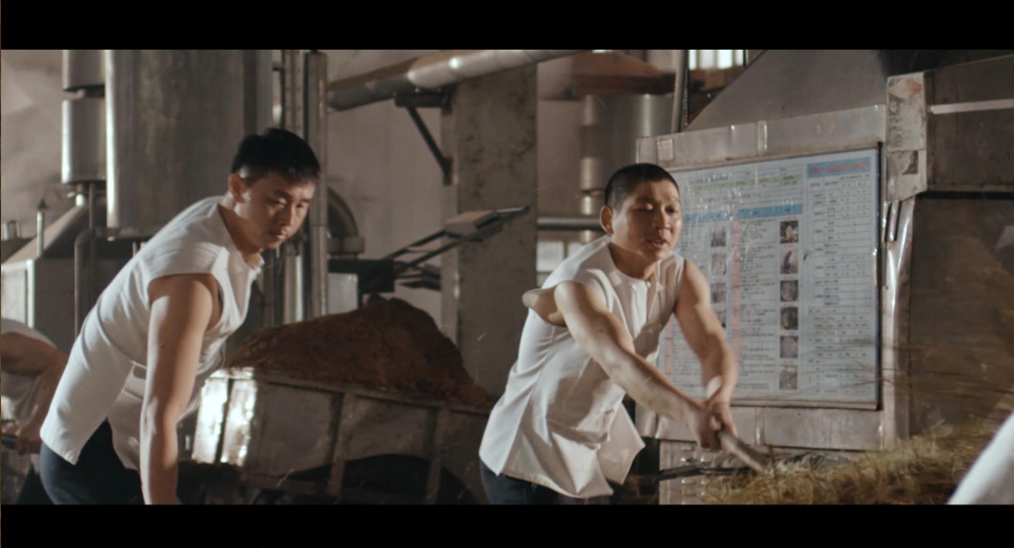 酿酒大师？谈不上，我只是个对酿酒存着敬畏之心的酿酒工