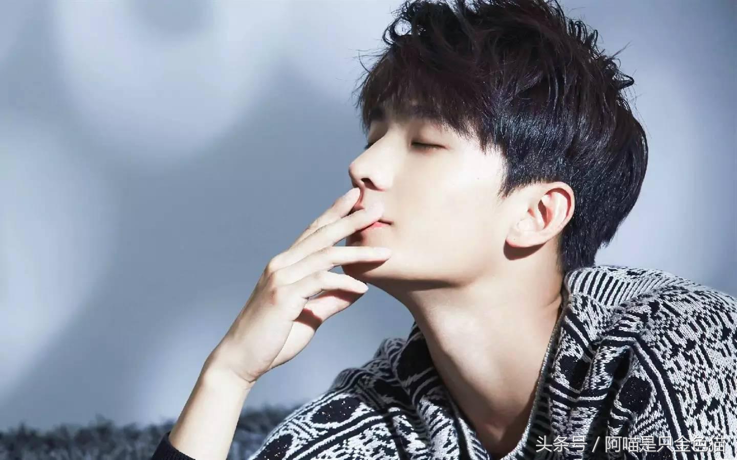 李易峰侧脸对比图,李易峰高清侧颜照片