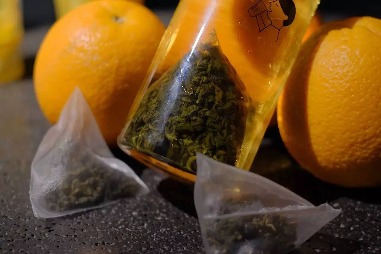 长大后茶饮店就像江湖的高手，一代起一代落但能真正成为新闻暴风眼的真的只有喜茶