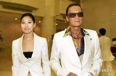 谢霆锋81岁老爸不仅能跟小女生恋爱，连复出拍戏都如此生猛