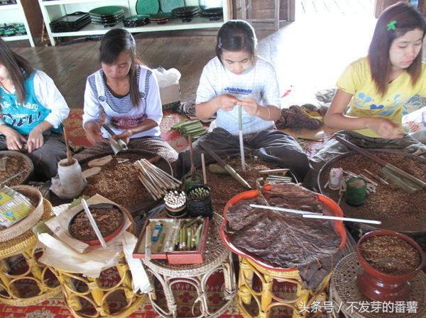 缅甸女人挣钱,缅甸女工发工资视频
