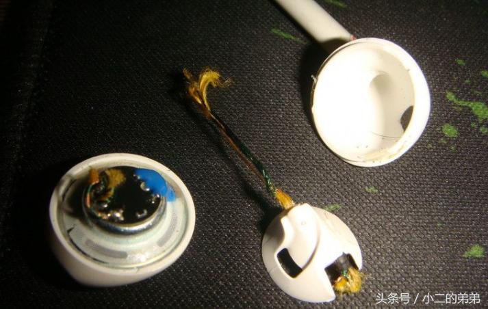 苹果耳机2代耳机盒拆解,拆解苹果耳机话筒