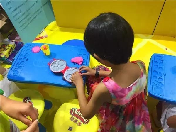 粑粑麻麻带娃去哪里玩,粑粑麻麻带娃去旅行