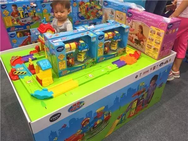 粑粑麻麻带娃去哪里玩,粑粑麻麻带娃去旅行