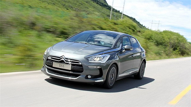 来自法兰西的名门贵族，无奈在中国却沦为“屌丝”