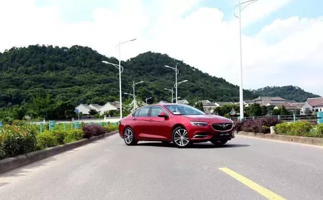 新君威2.0驾驶感受,新君威跑长途真实感受