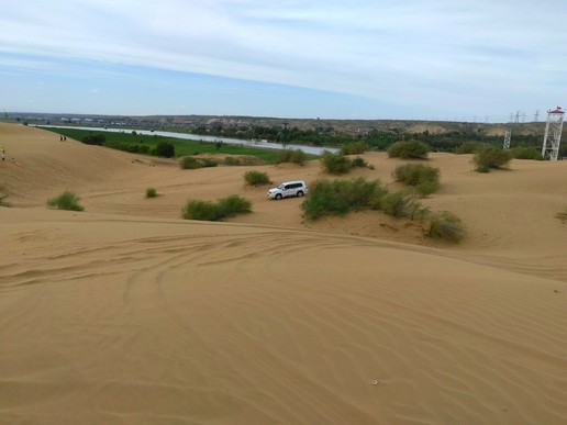 背着媳妇花30万买了台二手普拉多豁沙子，差点没被骂死！