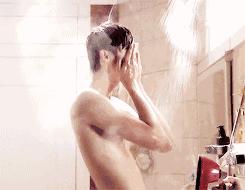 背部痘痘如何快速解决,背部痘痘反复长不停如何正确祛痘