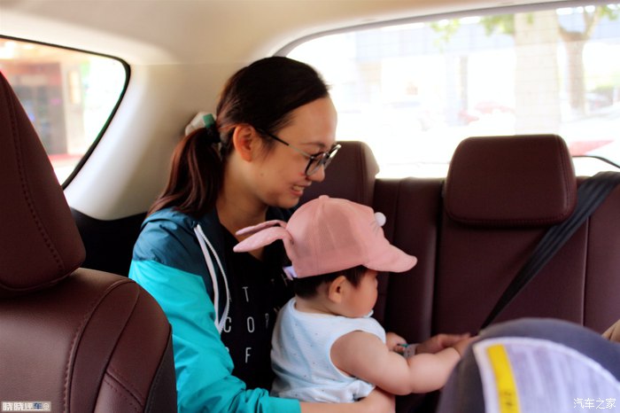 家庭用车是买七座suv还是mpv,长安凌轩7座mpv落地价格