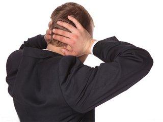 尿道口发红总觉得有液体流出来,尿道口流出来白色颗粒