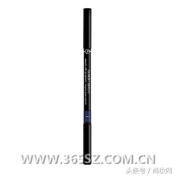 倾盆大雨中一条彩色眼线能缓解你阴郁的心情