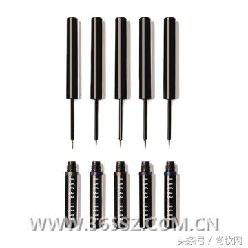 倾盆大雨中一条彩色眼线能缓解你阴郁的心情