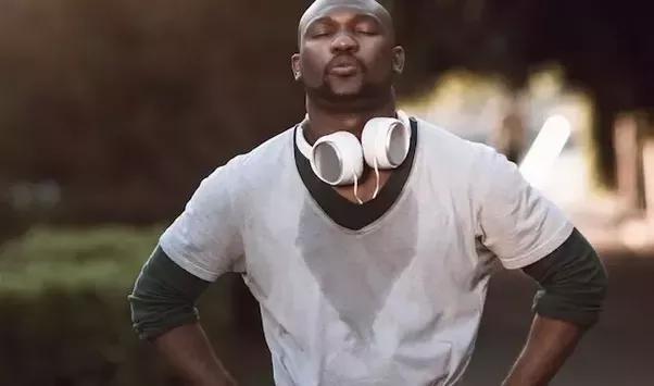 夏天容易出汗是虚汗吗,出汗多出冷汗要怎样治疗