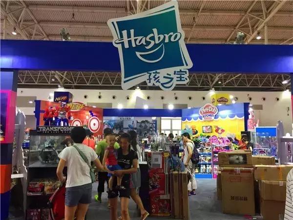 粑粑麻麻带娃去哪里玩,粑粑麻麻带娃去旅行