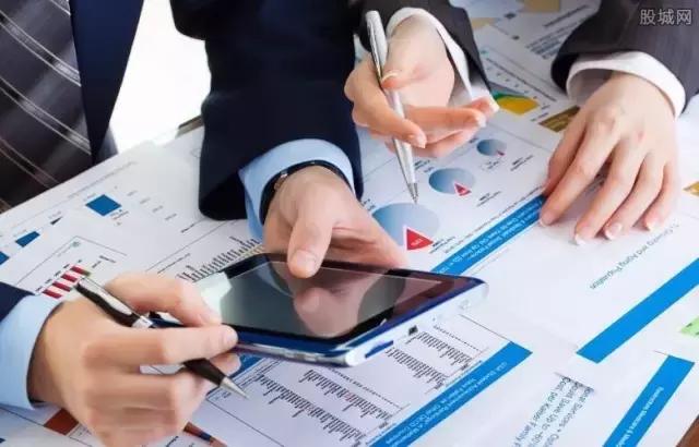 不刷卡提额到3万，10万秒到账，脾气古怪的银行是哪家？