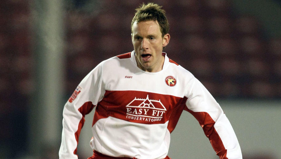 八球惨遭血虐、场上全员斗殴，告别赛能踢成这样也是没sei了！