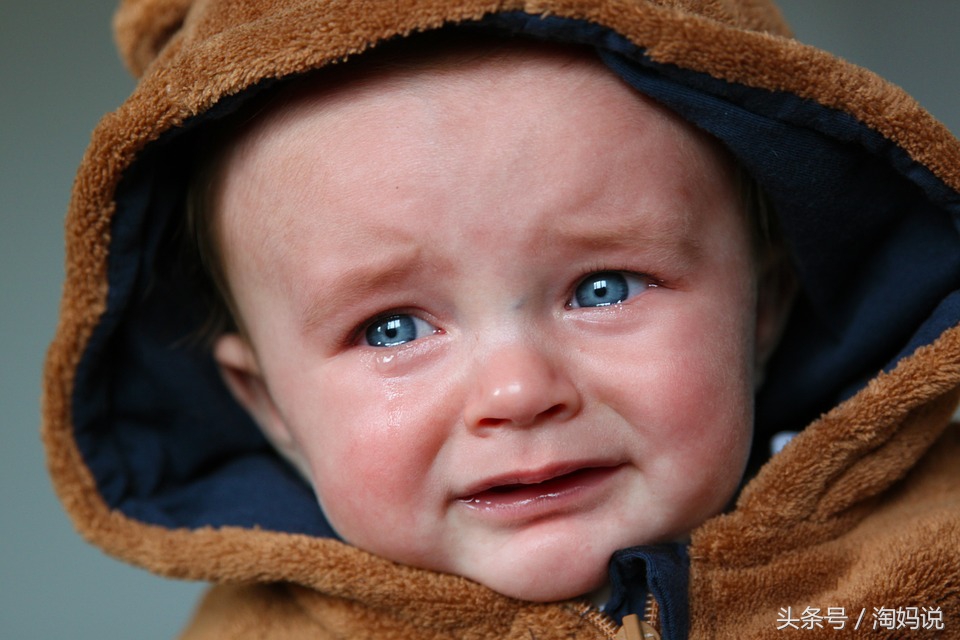 新生儿莫名哭的厉害,新生儿异常尖叫是什么样的
