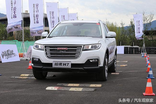 美来自于外在加内在,美来自于内心的纯净