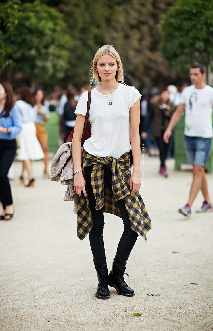 珠宝才是白Tee最佳拍档,路人甲轻松变身街拍客