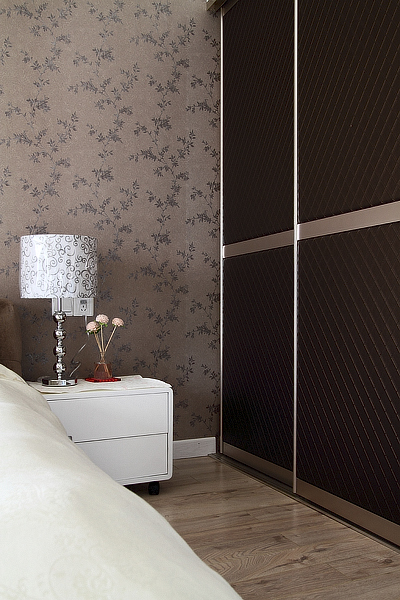 武汉老园艺师为讨好老伴，毅然把卧室窗台巧变花园式榻榻米！