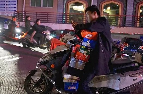 做仿鞋如果授权了可以做吗,高仿鞋还可以做吗