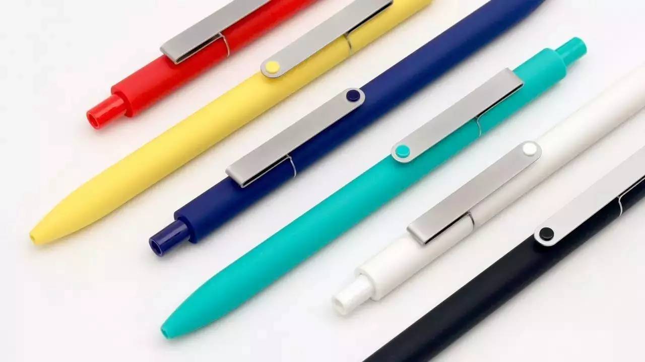 初入职场这几个穿搭技巧要注意,职场穿搭如何看起来舒服又板正