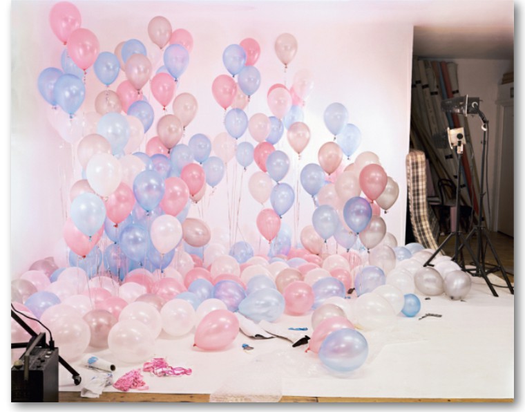 快公司：成人电影摄影棚是什么样子的？她用十年记录了一万个给你看