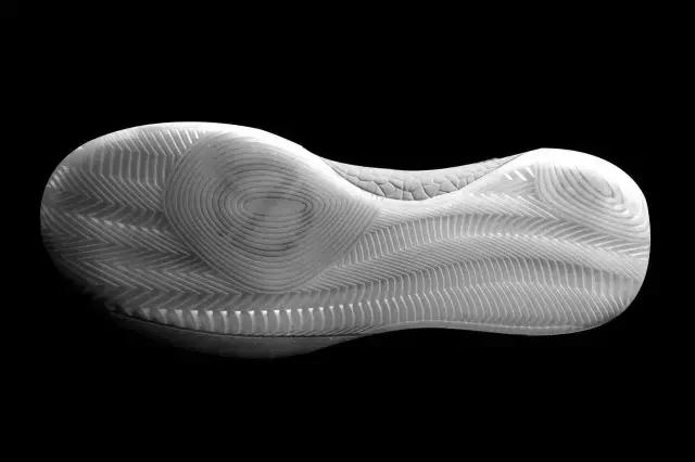 全世界都在嘲笑「球爹一家」,但你们都错了!